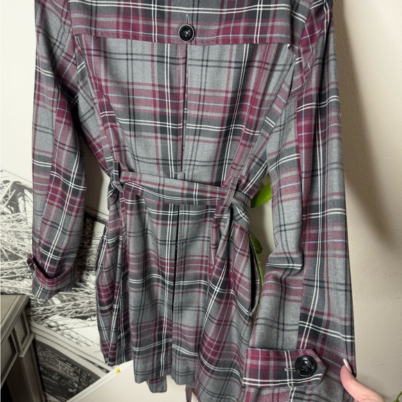 Rampage Gray and Red Plaid Trench Coat with Belt and Wide Lapels - Picture 8 of 10